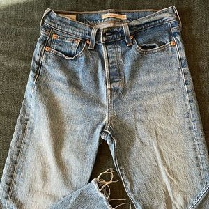 NWOT Wedgie Straight Levi’s Medium Wash